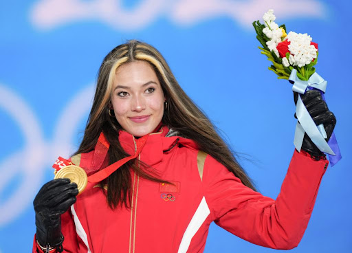 星空体育：健身器材练后背